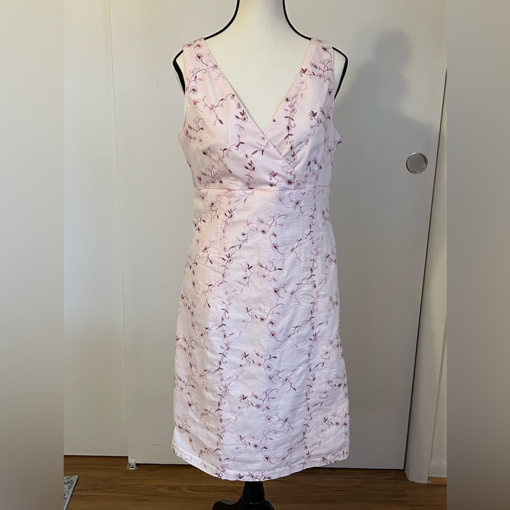New York & Company Pink Sleeveless V-Neck Size 12 Embroidered Floral Dress